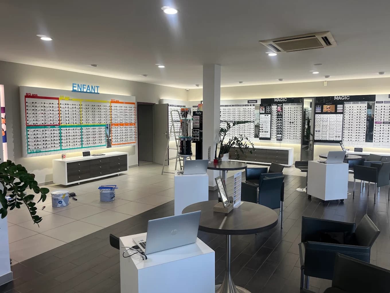 Peinture local commercial - Opticien